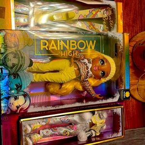 Rainbow High Winter Break Sunny Madison – Yellow Fashion Doll and Playset